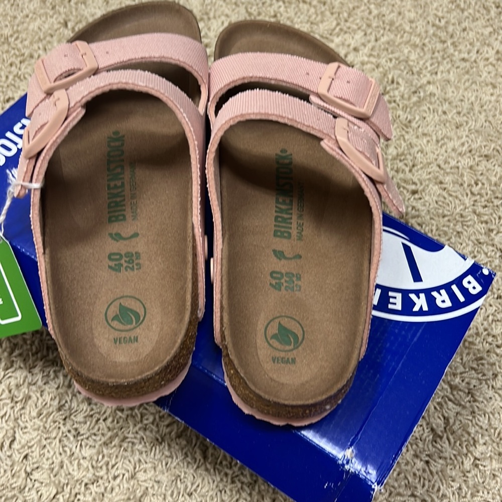 New in box pink vegan Birkenstocks - Picture 3 of 3